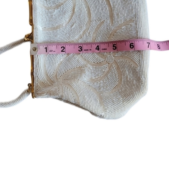 Vintage Handbeaded Clasp Purse - Picture 6 of 7